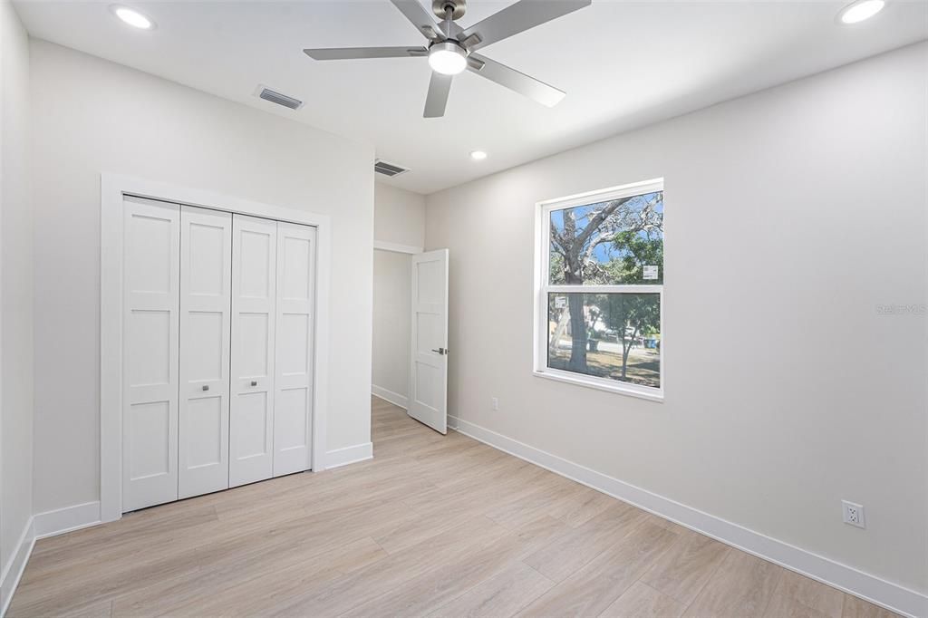 待售: $925,000 (4 贝兹, 3 浴室, 2800 平方英尺)