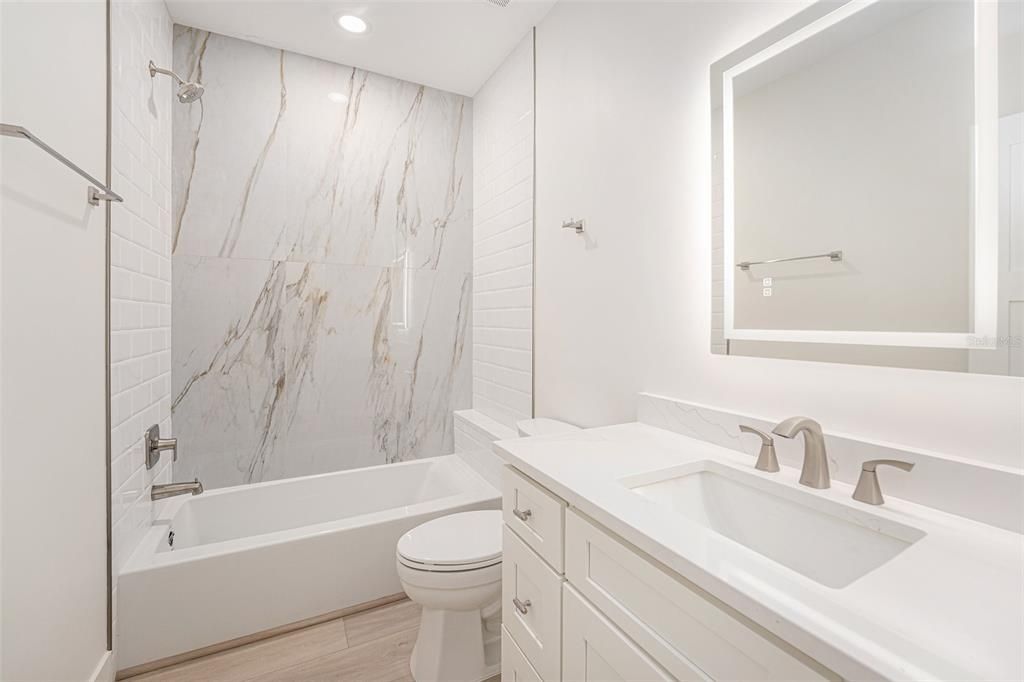 待售: $925,000 (4 贝兹, 3 浴室, 2800 平方英尺)