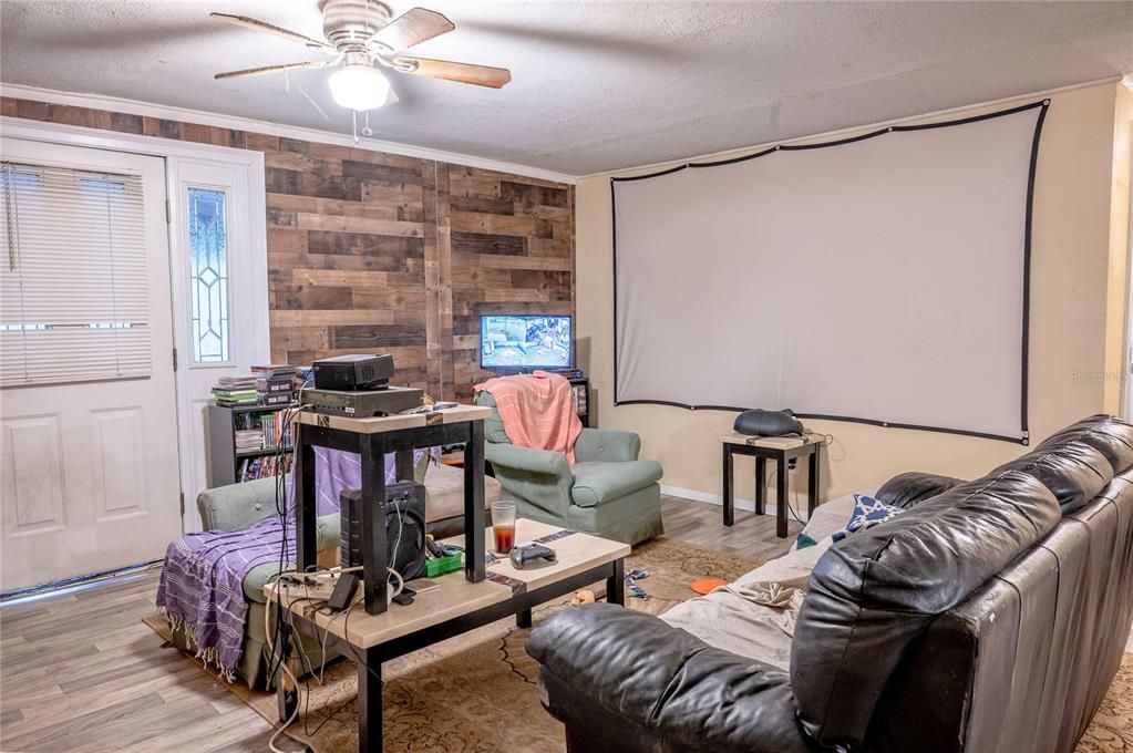 For Sale: $138,000 (2 beds, 2 baths, 1518 Square Feet)