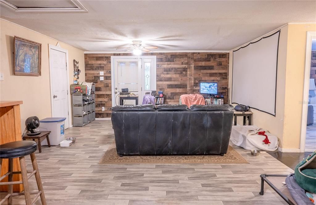 For Sale: $138,000 (2 beds, 2 baths, 1518 Square Feet)