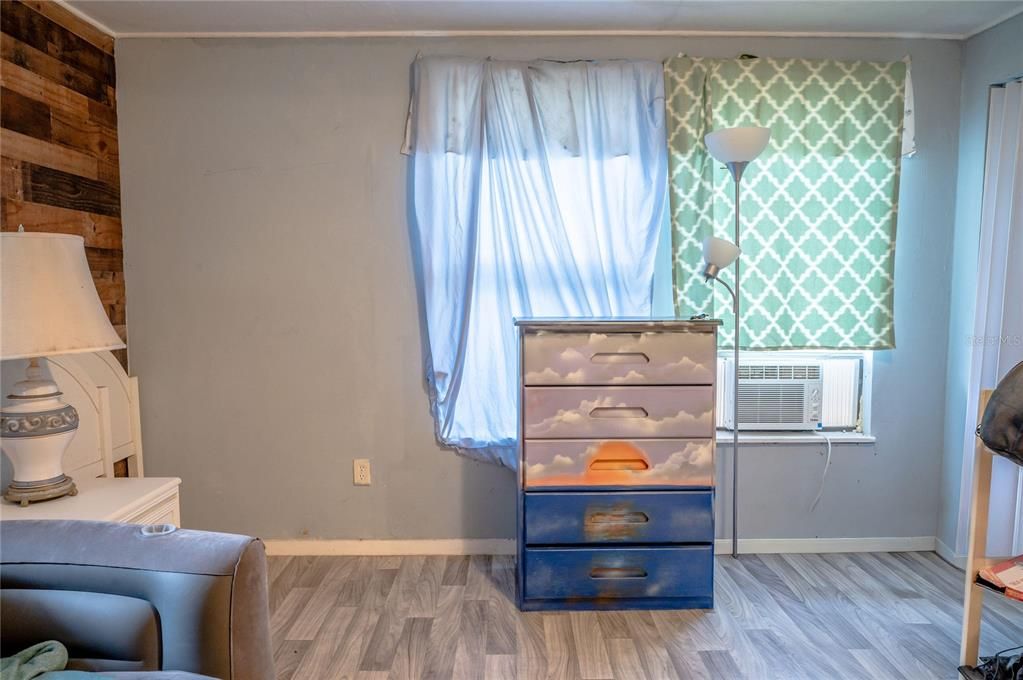 For Sale: $138,000 (2 beds, 2 baths, 1518 Square Feet)