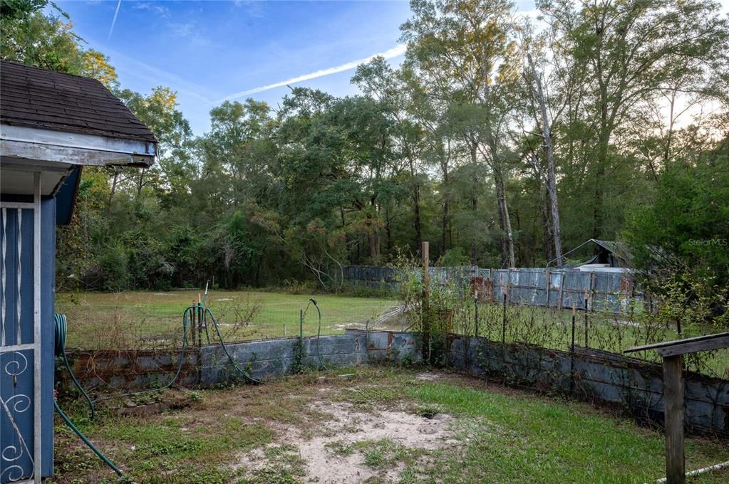 For Sale: $138,000 (2 beds, 2 baths, 1518 Square Feet)