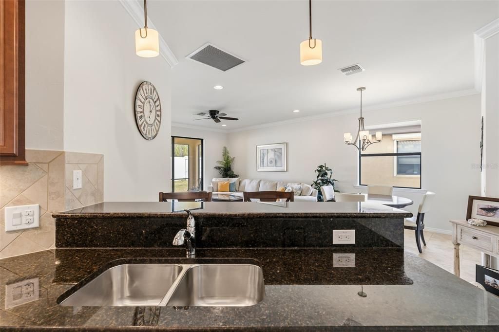 En Venta: $280,000 (2 camas, 2 baños, 1582 Pies cuadrados)