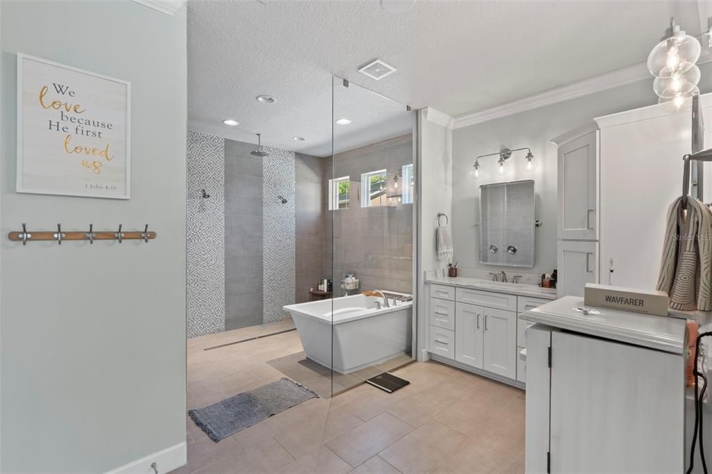 For Sale: $2,299,900 (4 beds, 3 baths, 4201 Square Feet)