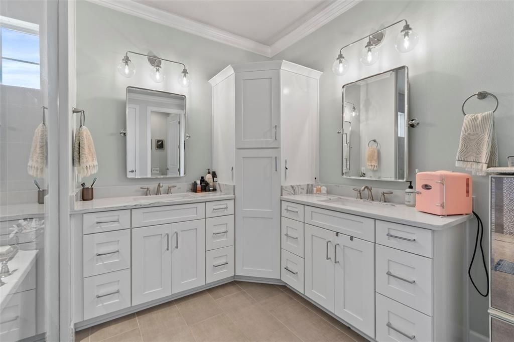 For Sale: $2,299,900 (4 beds, 3 baths, 4201 Square Feet)