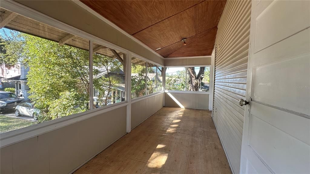 出租: $1,000 (1 贝兹, 1 浴室, 400 平方英尺)