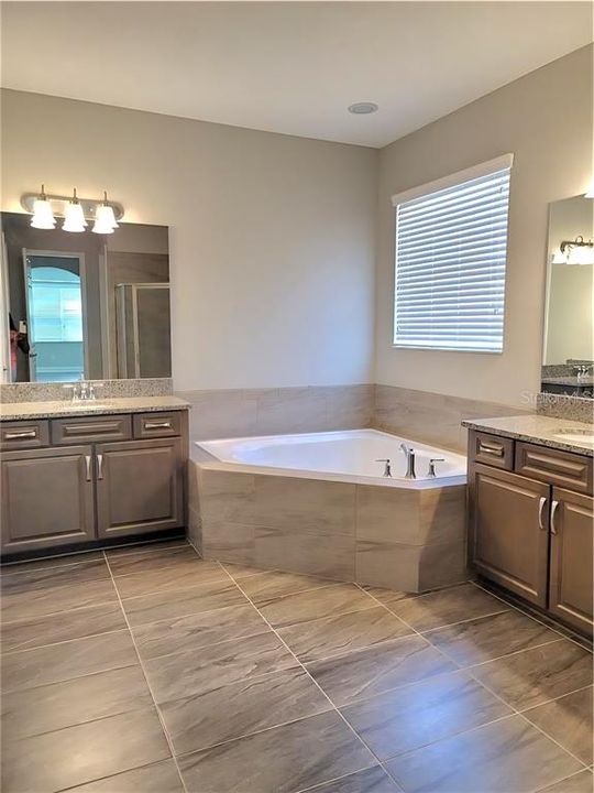 En Renta: $3,800 (6 camas, 4 baños, 5452 Pies cuadrados)