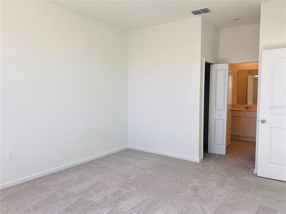 В аренду: $2,150 (3 спален, 2 ванн, 2109 Квадратных фут)