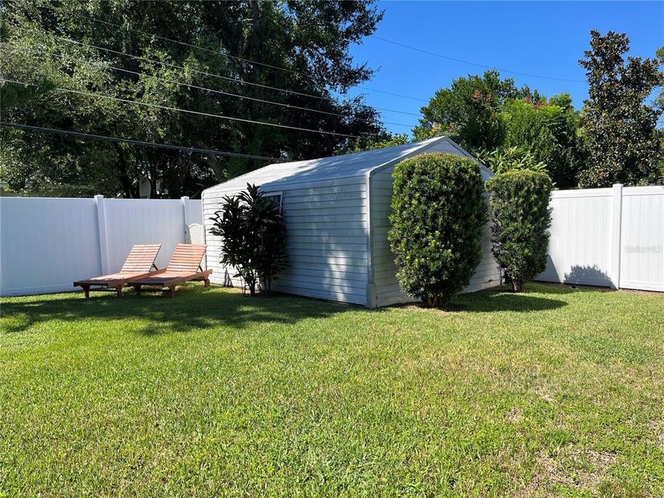 Active With Contract: $407,700 (3 beds, 2 baths, 1408 Square Feet)