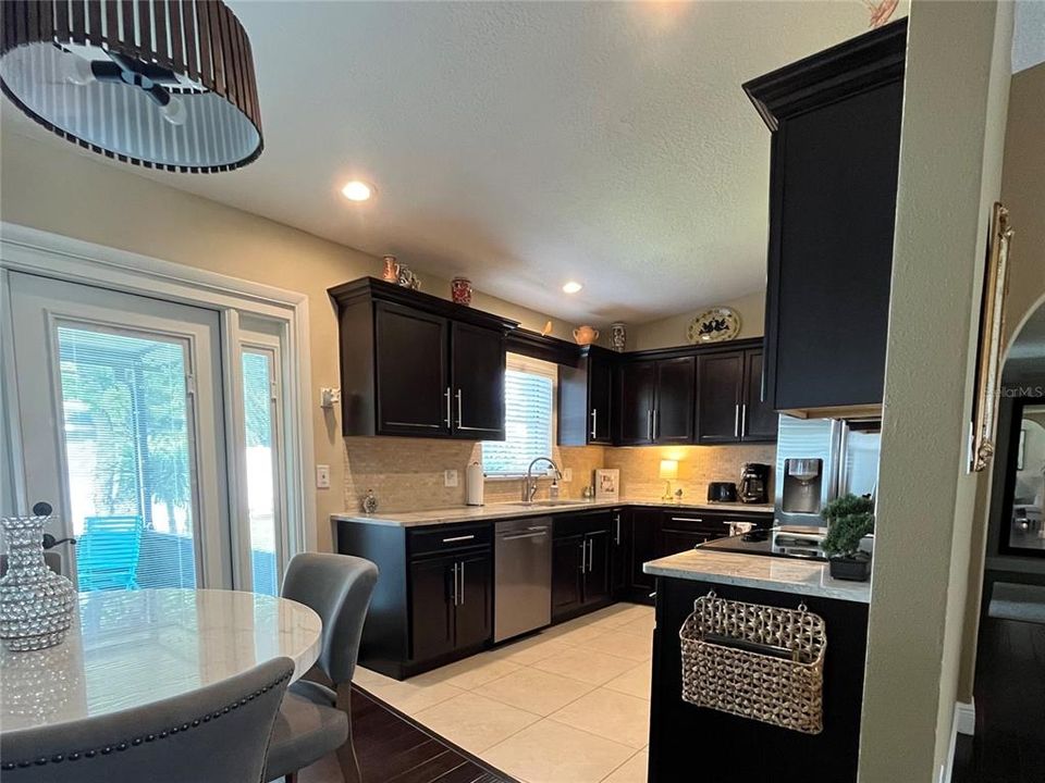 Active With Contract: $407,700 (3 beds, 2 baths, 1408 Square Feet)