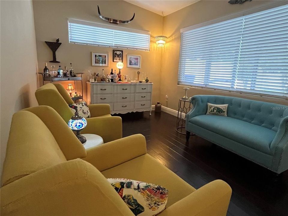 Active With Contract: $407,700 (3 beds, 2 baths, 1408 Square Feet)