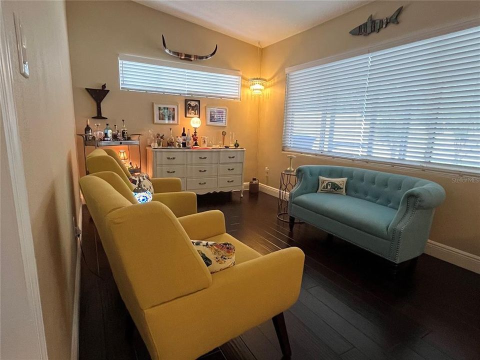 Active With Contract: $407,700 (3 beds, 2 baths, 1408 Square Feet)