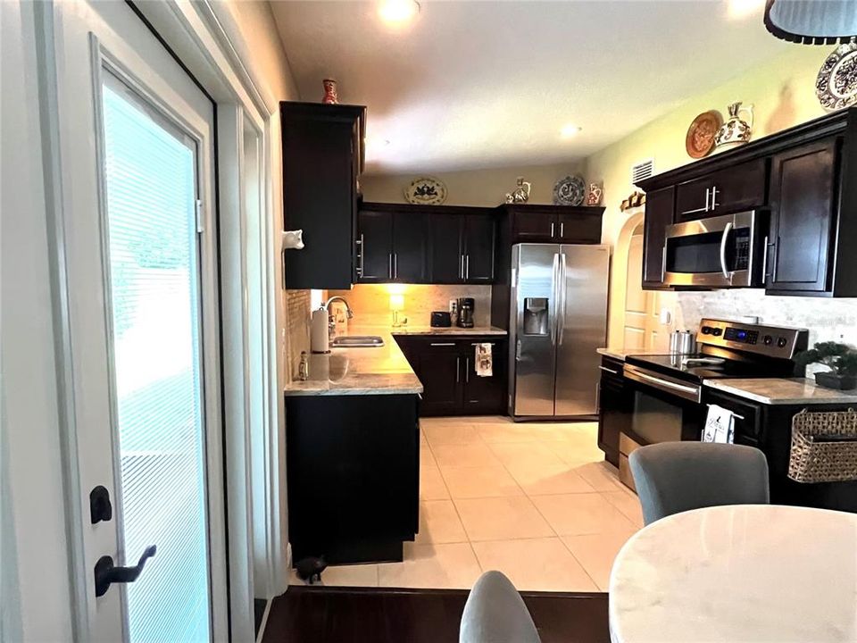 Active With Contract: $407,700 (3 beds, 2 baths, 1408 Square Feet)