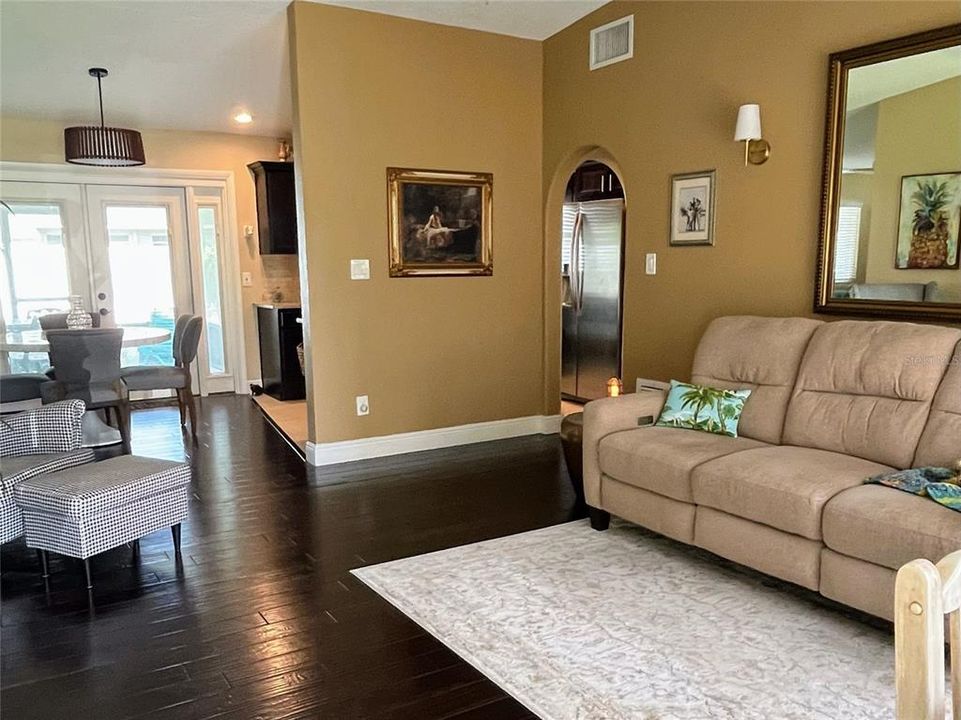 Active With Contract: $407,700 (3 beds, 2 baths, 1408 Square Feet)