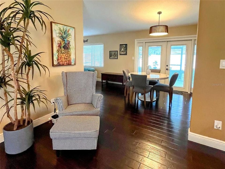 Active With Contract: $407,700 (3 beds, 2 baths, 1408 Square Feet)