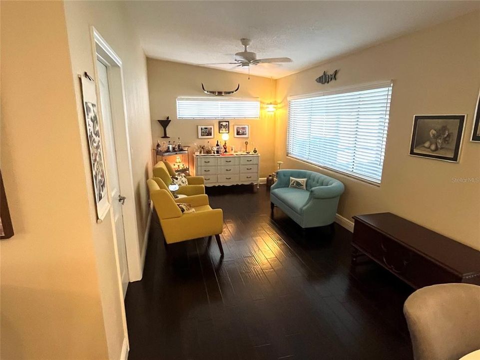 Active With Contract: $407,700 (3 beds, 2 baths, 1408 Square Feet)