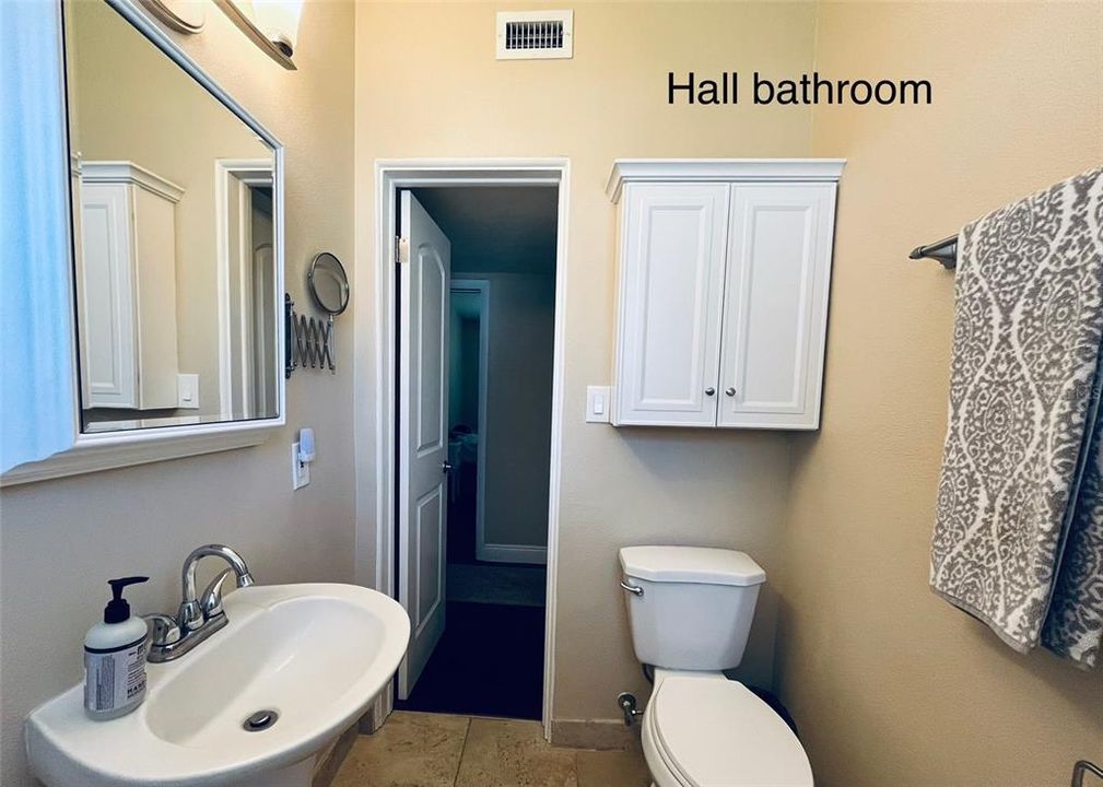 Active With Contract: $407,700 (3 beds, 2 baths, 1408 Square Feet)