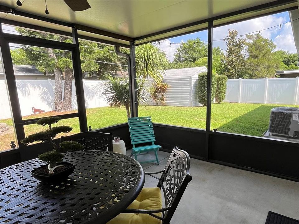 Active With Contract: $407,700 (3 beds, 2 baths, 1408 Square Feet)