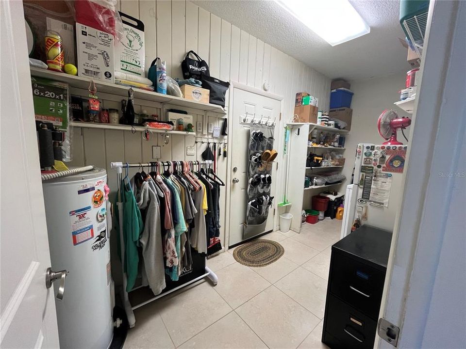 Active With Contract: $407,700 (3 beds, 2 baths, 1408 Square Feet)