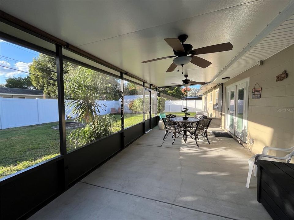 Active With Contract: $407,700 (3 beds, 2 baths, 1408 Square Feet)