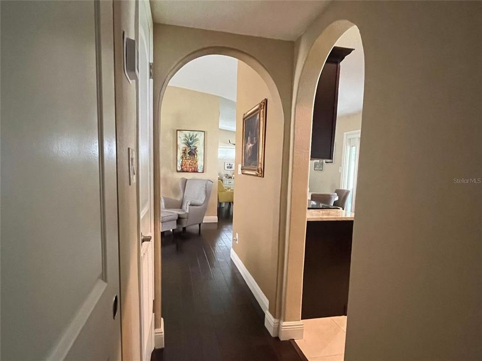 Active With Contract: $407,700 (3 beds, 2 baths, 1408 Square Feet)