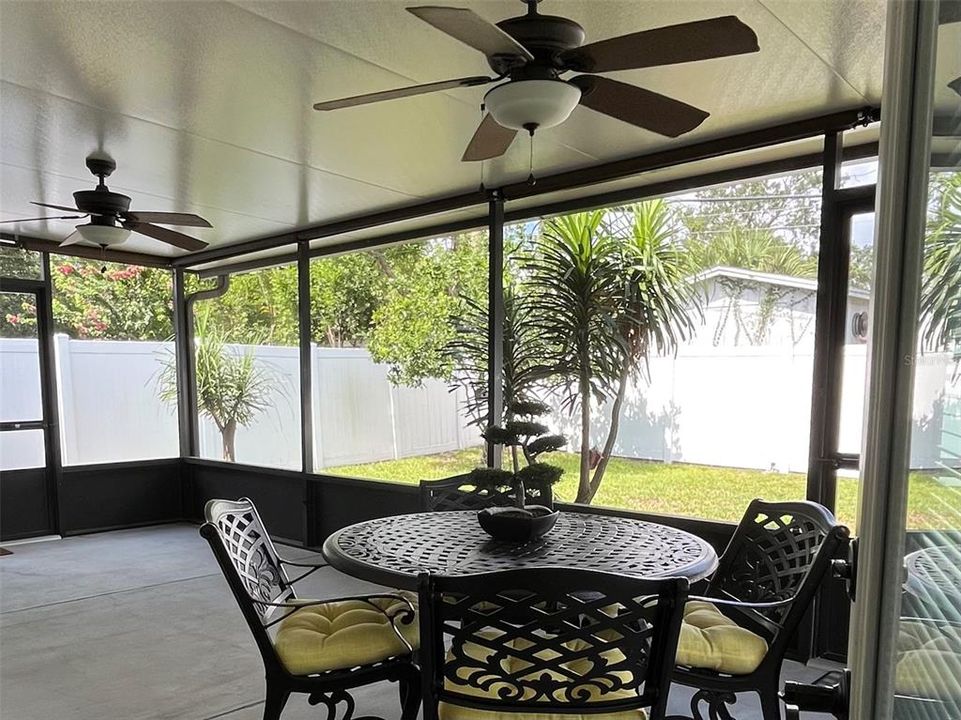 Active With Contract: $407,700 (3 beds, 2 baths, 1408 Square Feet)