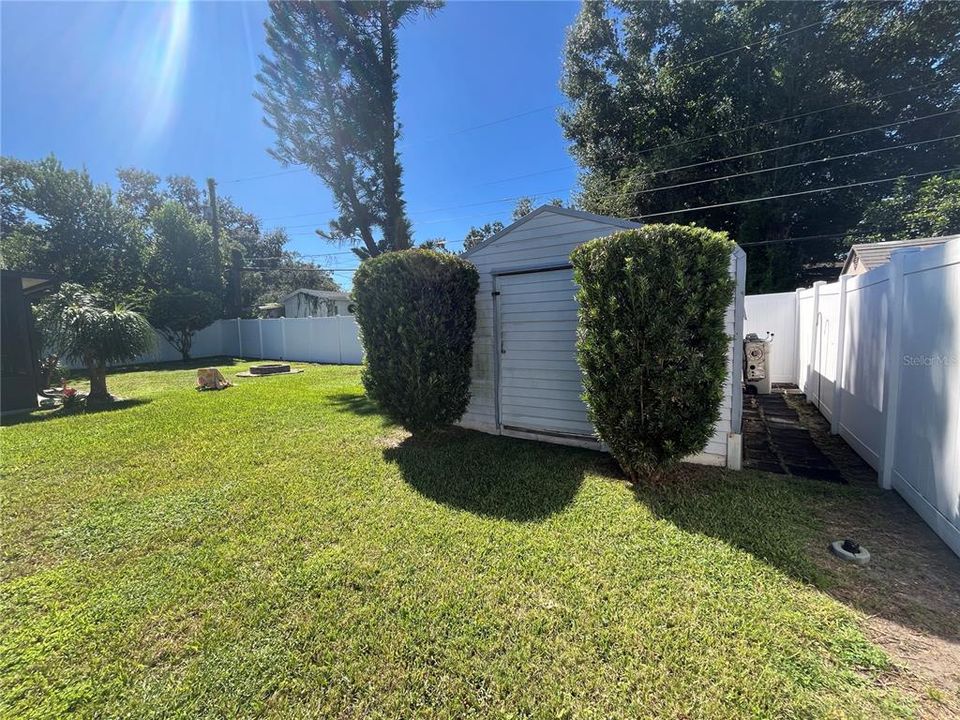 Active With Contract: $407,700 (3 beds, 2 baths, 1408 Square Feet)