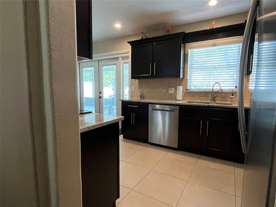 Active With Contract: $407,700 (3 beds, 2 baths, 1408 Square Feet)