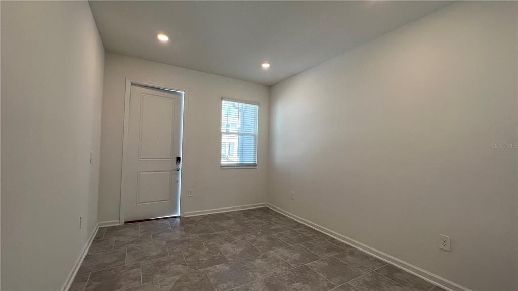 В аренду: $2,350 (3 спален, 2 ванн, 1674 Квадратных фут)