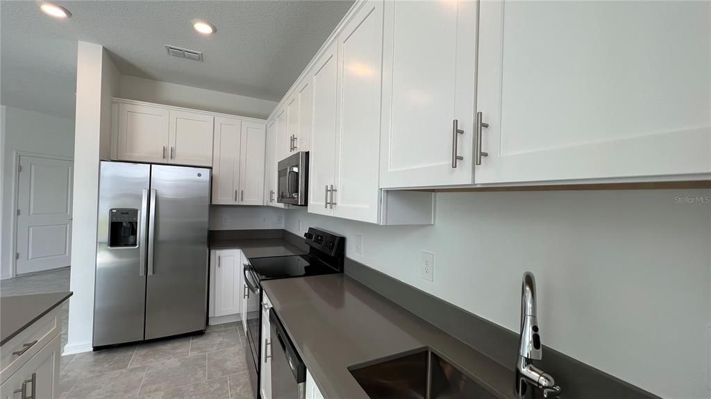 В аренду: $2,350 (3 спален, 2 ванн, 1674 Квадратных фут)