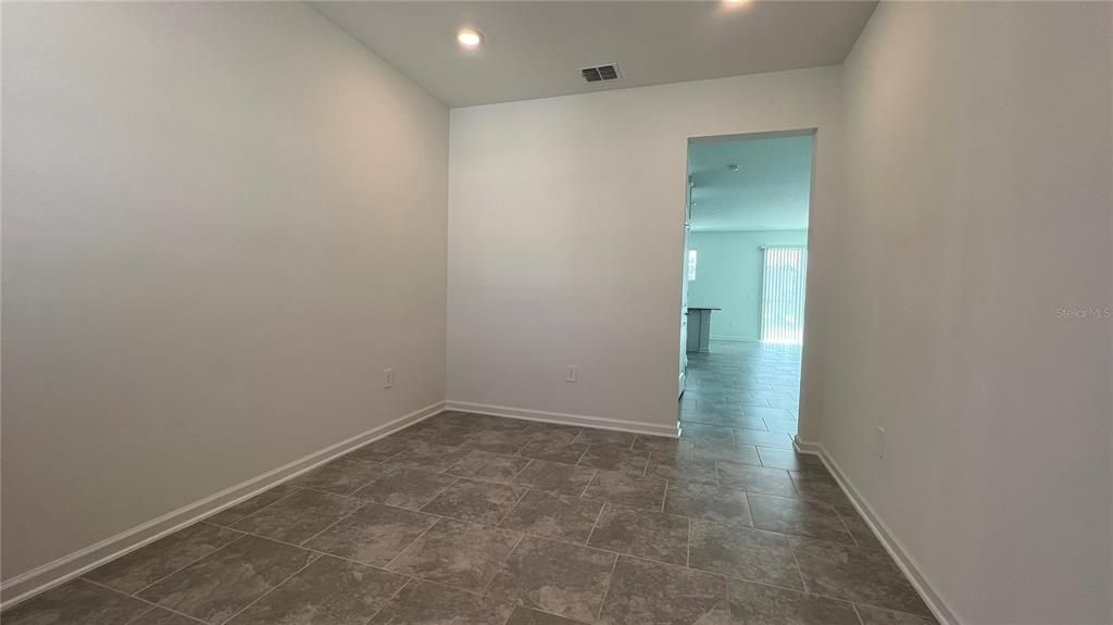 В аренду: $2,350 (3 спален, 2 ванн, 1674 Квадратных фут)