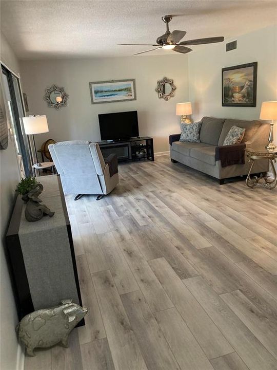 For Sale: $155,000 (2 beds, 2 baths, 1108 Square Feet)