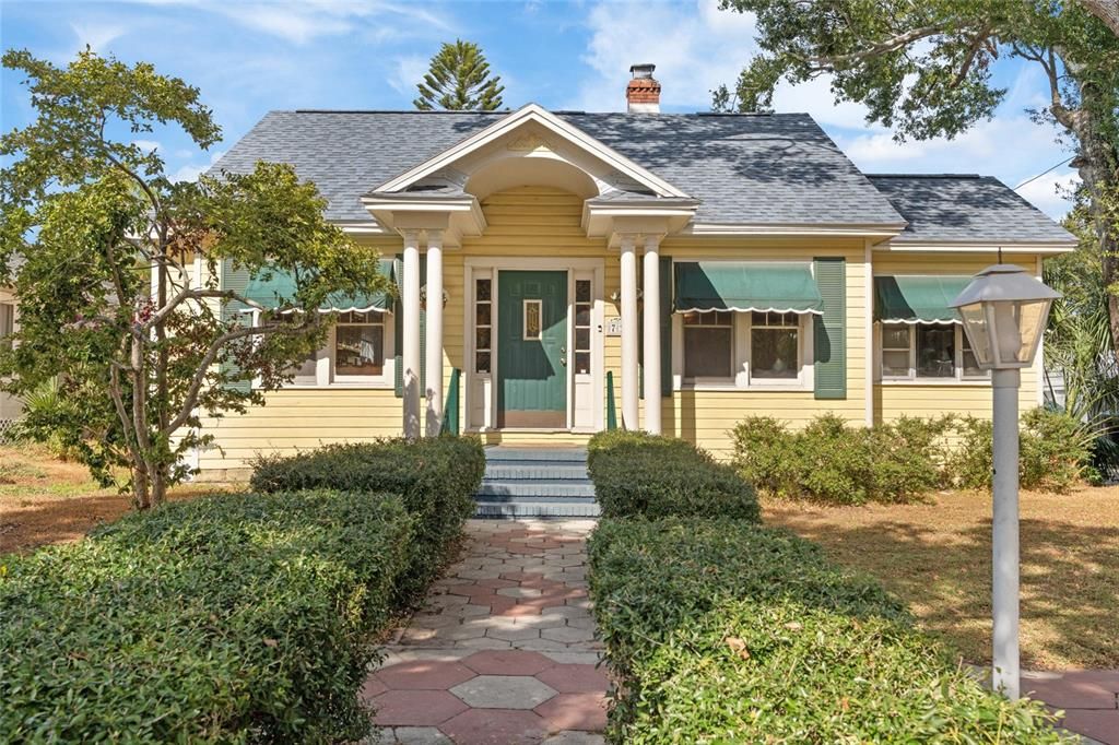 На продажу: $1,100,000 (6 спален, 0 ванн, 2326 Квадратных фут)