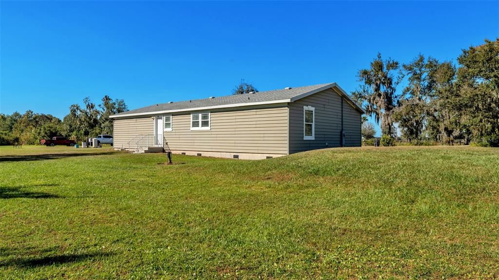 For Sale: $299,900 (3 beds, 2 baths, 1800 Square Feet)