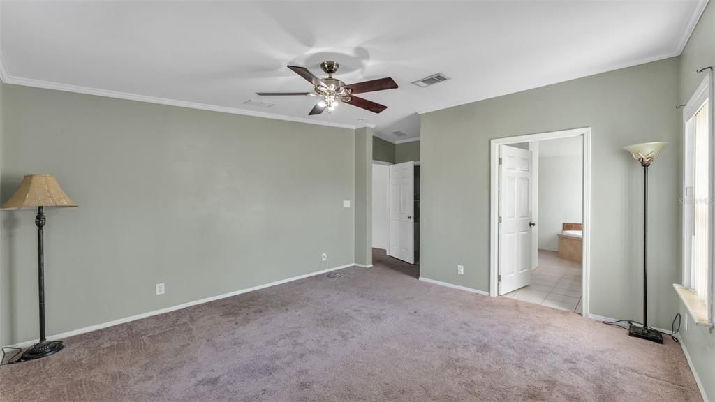 For Sale: $299,900 (3 beds, 2 baths, 1800 Square Feet)