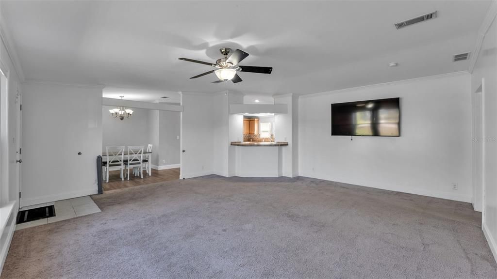 For Sale: $299,900 (3 beds, 2 baths, 1800 Square Feet)