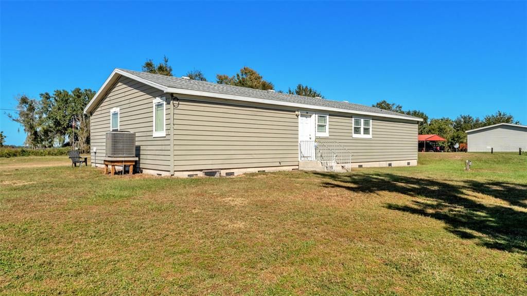 For Sale: $299,900 (3 beds, 2 baths, 1800 Square Feet)