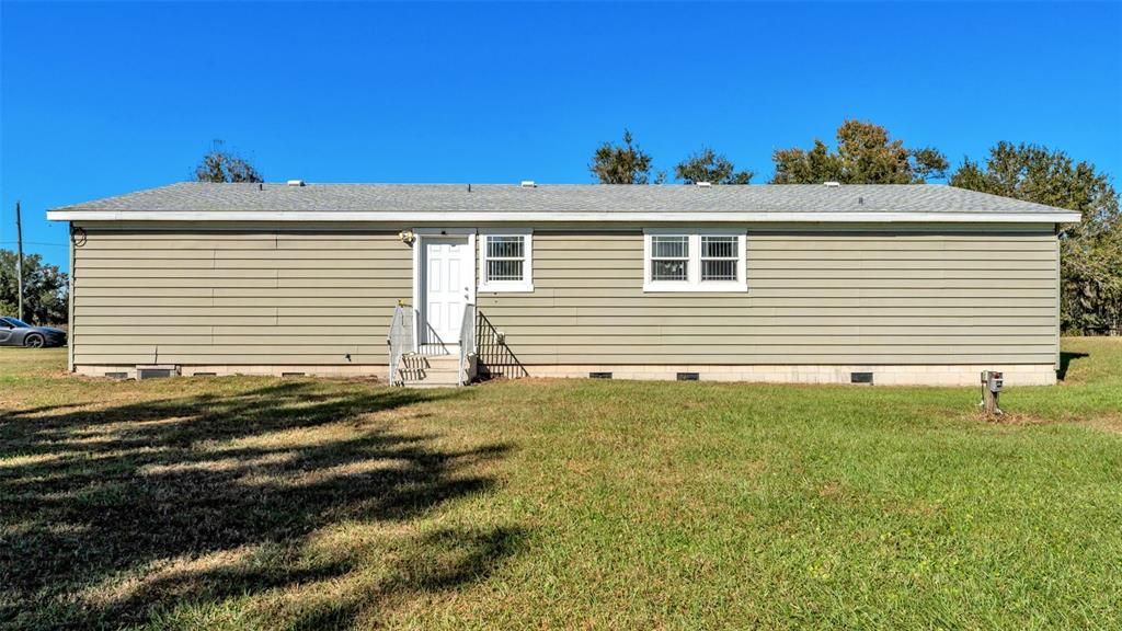 For Sale: $299,900 (3 beds, 2 baths, 1800 Square Feet)