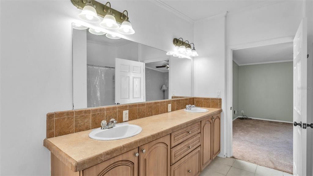 For Sale: $299,900 (3 beds, 2 baths, 1800 Square Feet)