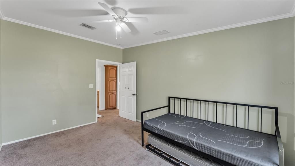 For Sale: $299,900 (3 beds, 2 baths, 1800 Square Feet)