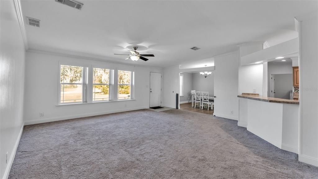 For Sale: $299,900 (3 beds, 2 baths, 1800 Square Feet)