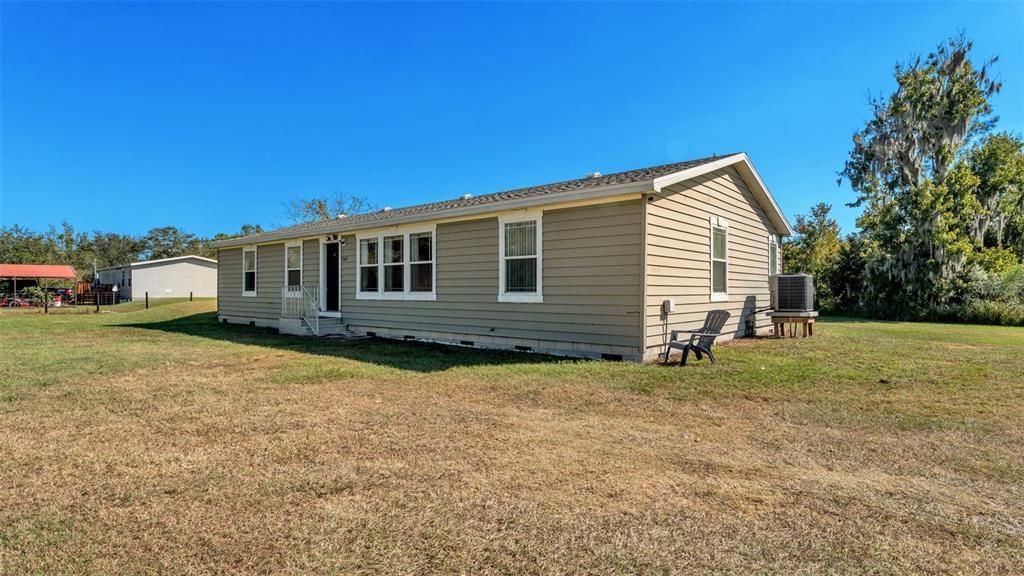 For Sale: $299,900 (3 beds, 2 baths, 1800 Square Feet)