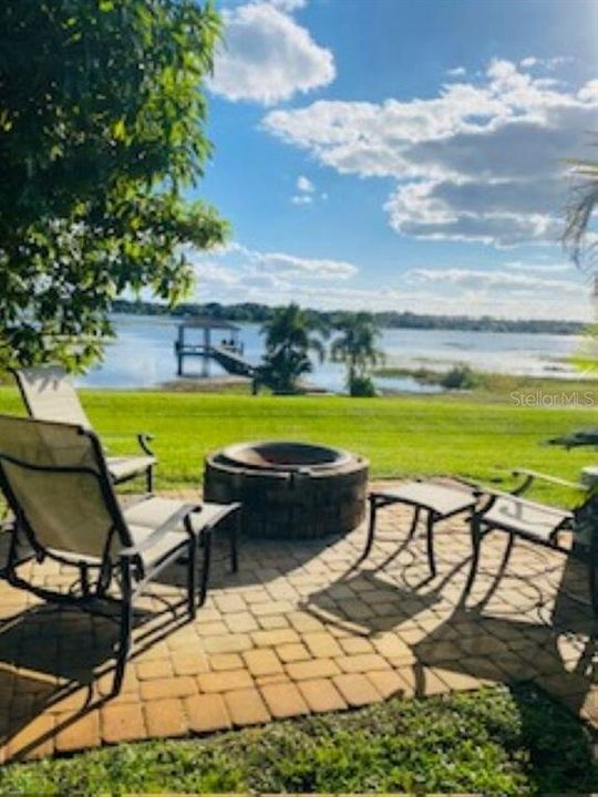 For Sale: $749,000 (3 beds, 3 baths, 2524 Square Feet)