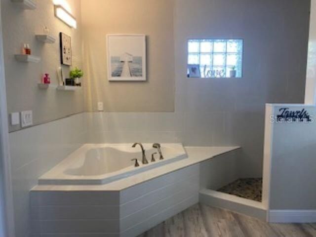 For Sale: $749,000 (3 beds, 3 baths, 2524 Square Feet)