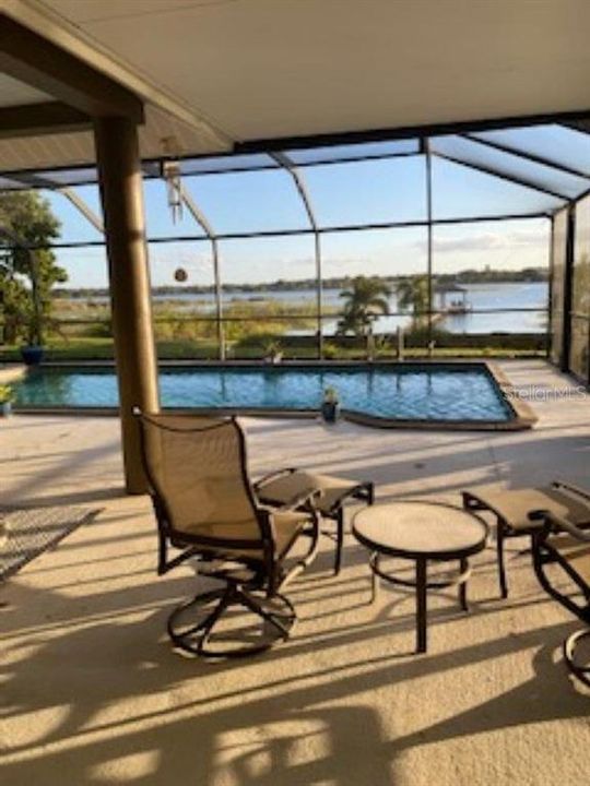 For Sale: $749,000 (3 beds, 3 baths, 2524 Square Feet)