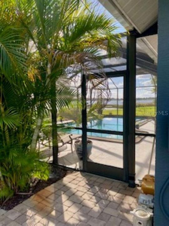 For Sale: $749,000 (3 beds, 3 baths, 2524 Square Feet)