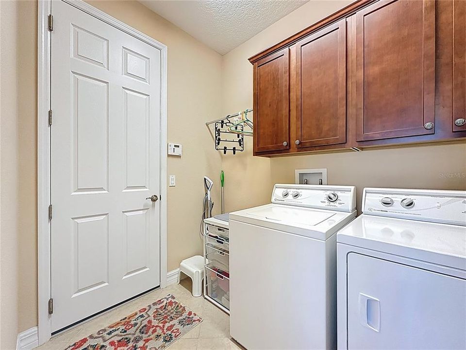 For Sale: $349,900 (2 beds, 2 baths, 1613 Square Feet)