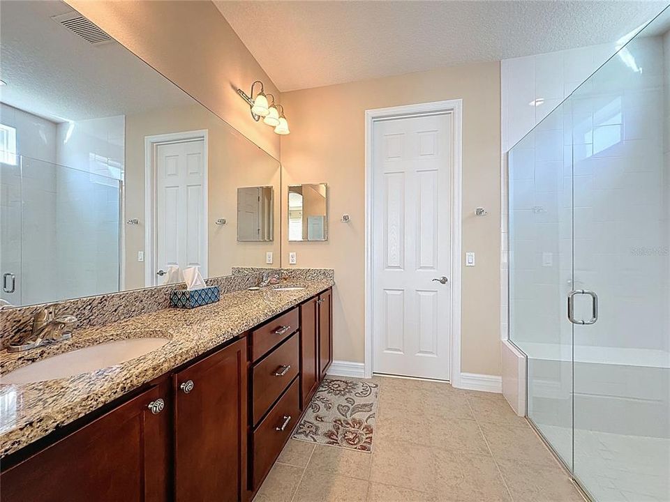 For Sale: $349,900 (2 beds, 2 baths, 1613 Square Feet)