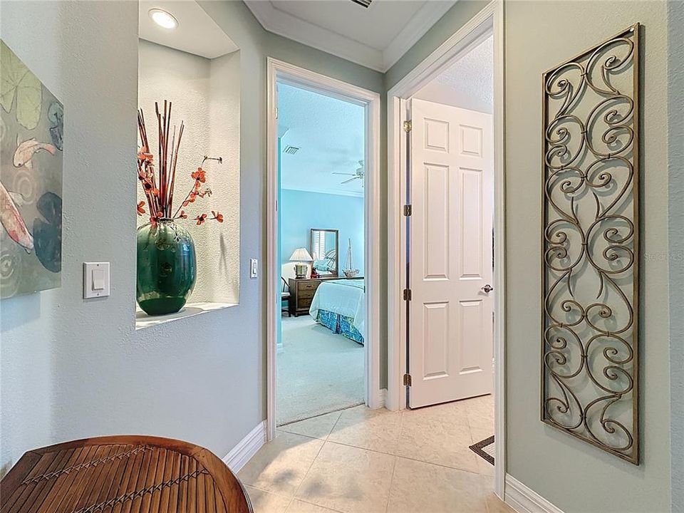 For Sale: $349,900 (2 beds, 2 baths, 1613 Square Feet)