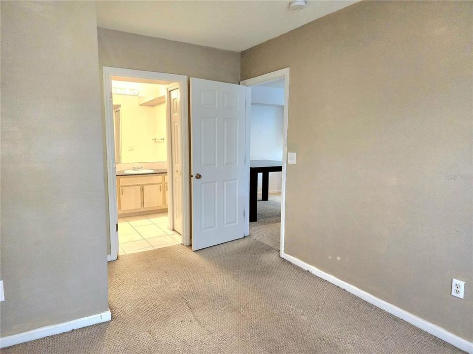 For Rent: $1,850 (2 beds, 2 baths, 1013 Square Feet)